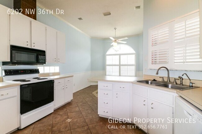 Building Photo - 6202 NW 36th Dr