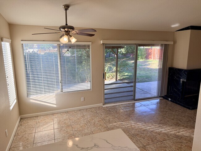 Building Photo - 4238 Brookside Dr
