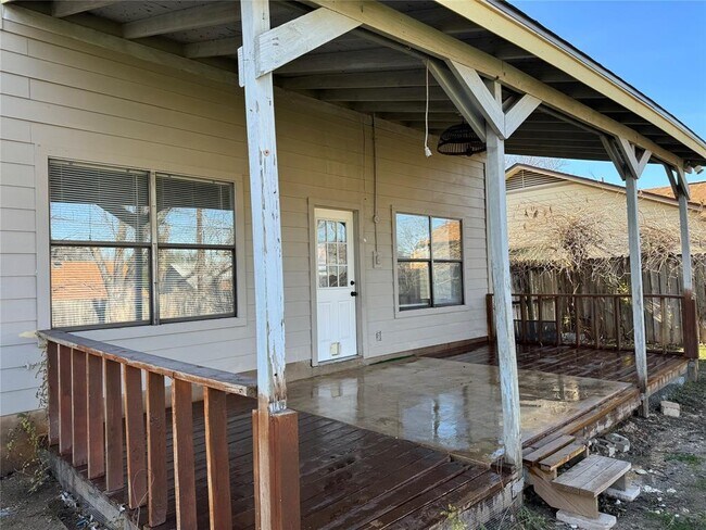 Building Photo - 1106 York Castle Dr