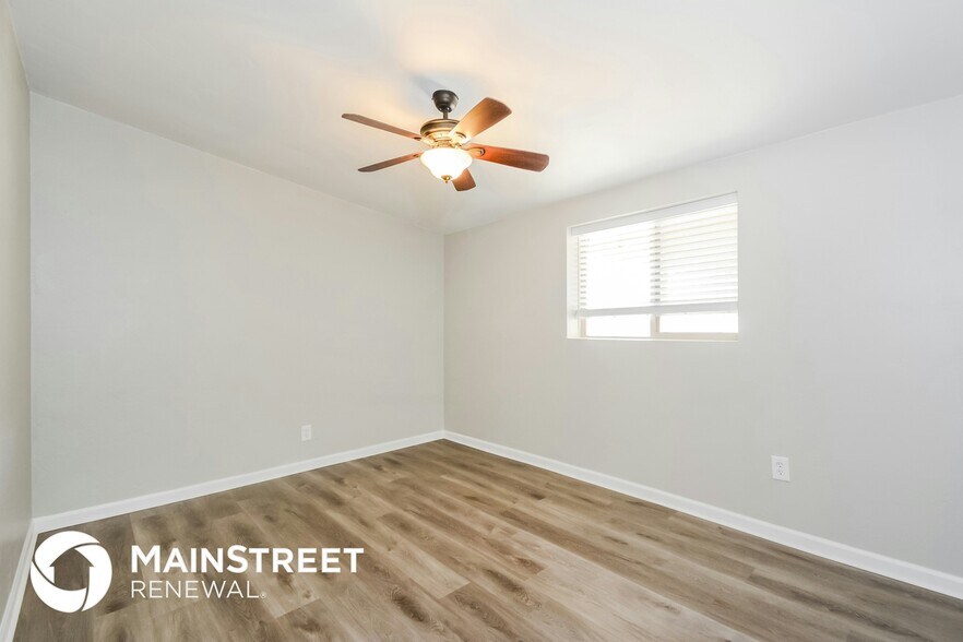 Building Photo - 1702 S Avenida Del Sol