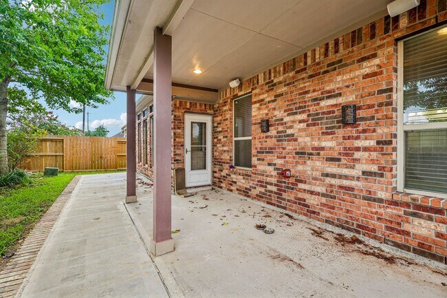 Building Photo - 4850 Palomar Ln