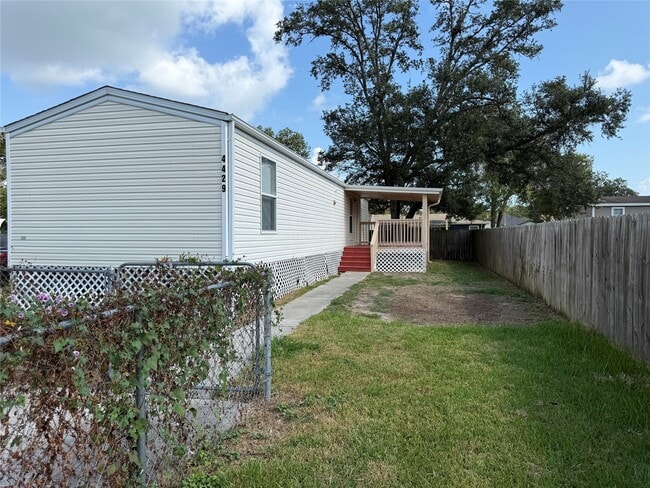 Primary Photo - 4429 16th St