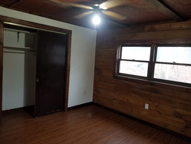Building Photo - 204 Sellersville Dr