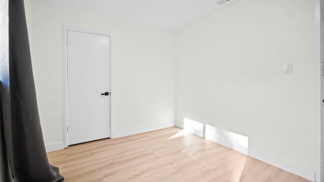 Building Photo - 5 Ormond Ct