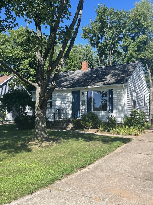Primary Photo - 351 19th Ave S