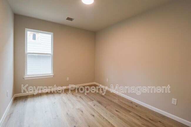 Building Photo - 218 N Cleveland Ave