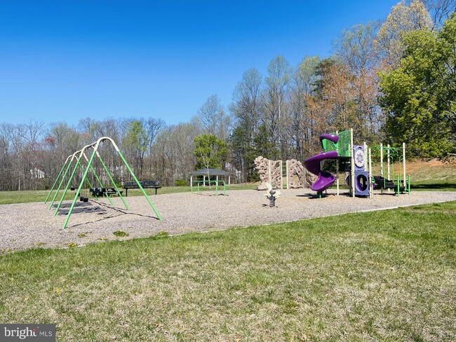 Building Photo - 6 Beau Ridge Dr