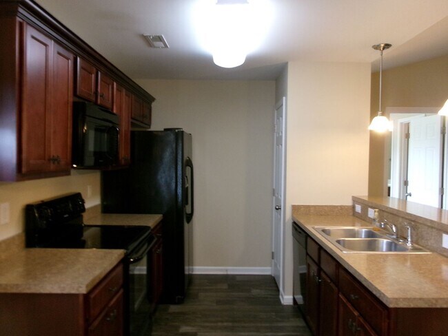 Building Photo - Rent Special! 3 bedroom, 2 bath home conveniently located in Conway