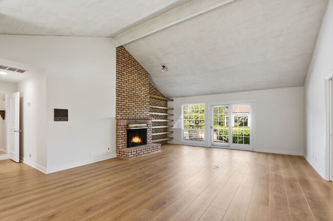 Building Photo - Stunning 3,488 Sq. Ft. Home with Pool & 3-Car Garage