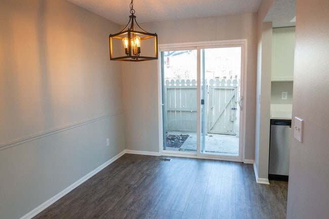 Building Photo - 7778 Deercrest Ct