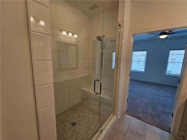 Building Photo - 502 Healy Dr