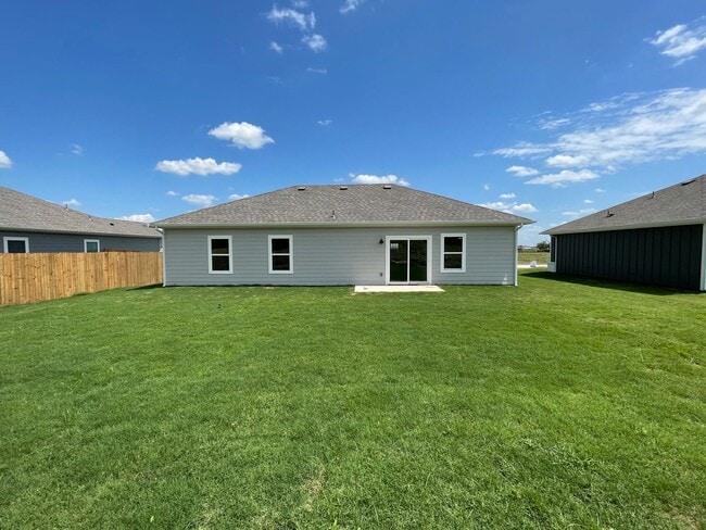 Building Photo - Brand 3 BR / 2 BA Home in Corsicana!