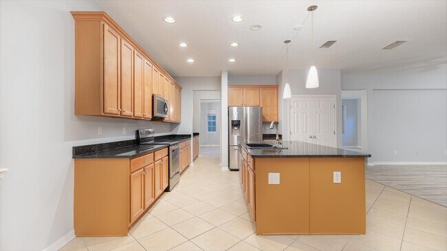 Building Photo - 3446 Pegaso Ave