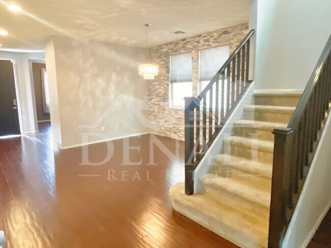 Building Photo - 51 S 57th Pl