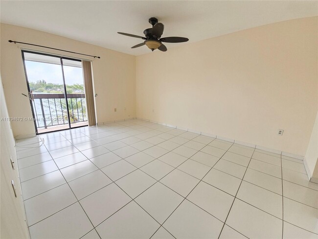 Building Photo - 1341 SW 124th Ct