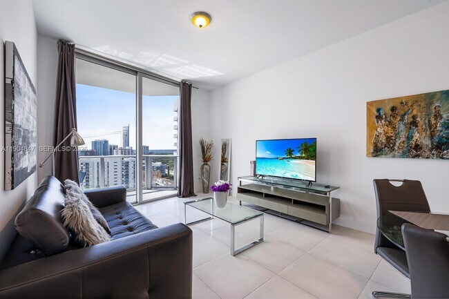 Building Photo - 1010 SW 2nd Ave