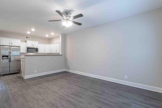 Building Photo - 271 Smithson Ln