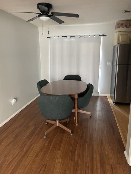 Dinning Area - 206 Halia Cres