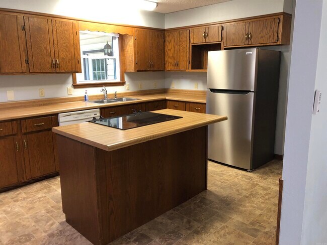 Building Photo - 125 Bluebird Glen