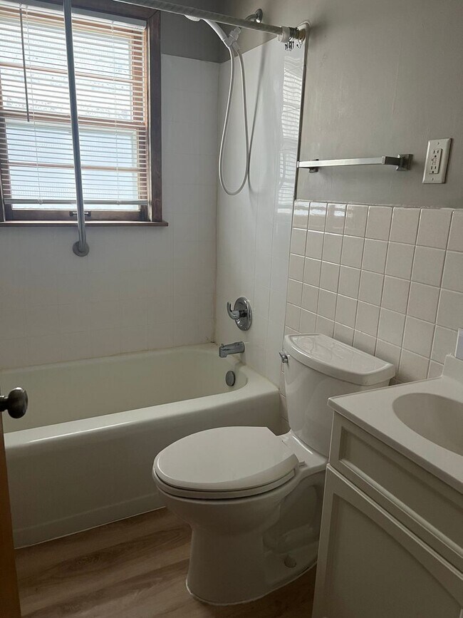 Building Photo - 524 Jefferson Ave