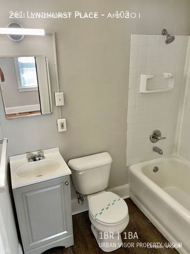 Building Photo - 261 Lyndhurst Pl