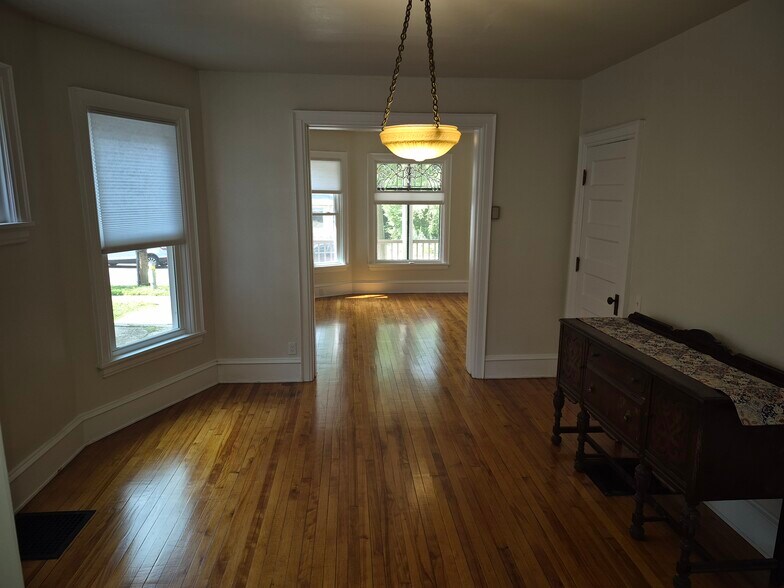 Dining Room/Office - 1047 E Gorham St