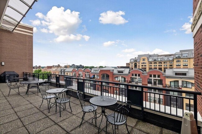 Building Photo - 401 N 2nd St