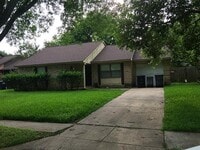 Building Photo - 527 Jeff Davis Dr