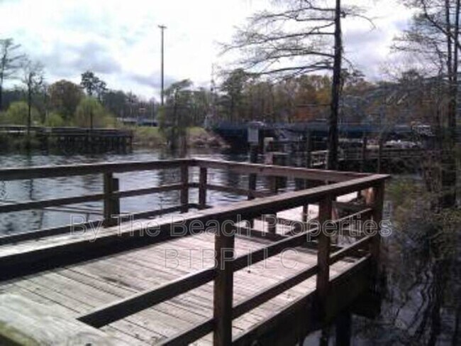 Building Photo - 6010 Dick Pond Rd