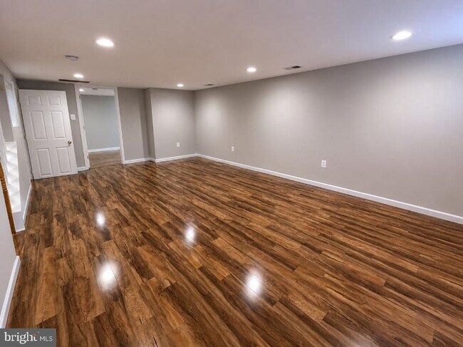 Building Photo - 7021 Hickory Hill Rd