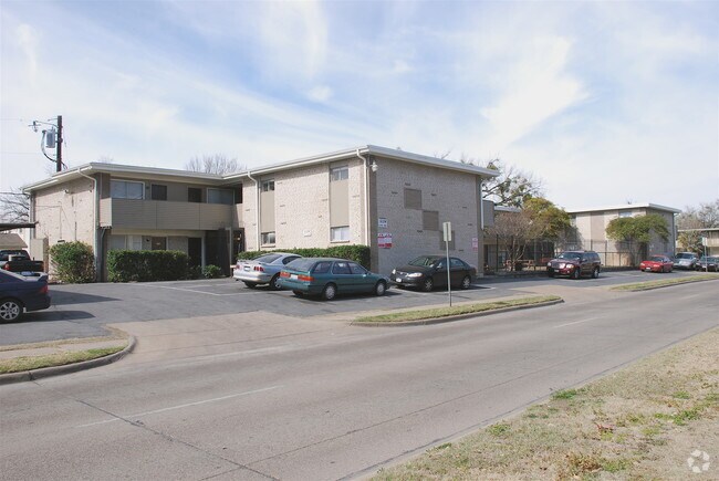 Building Photo - The Element at Live Oak