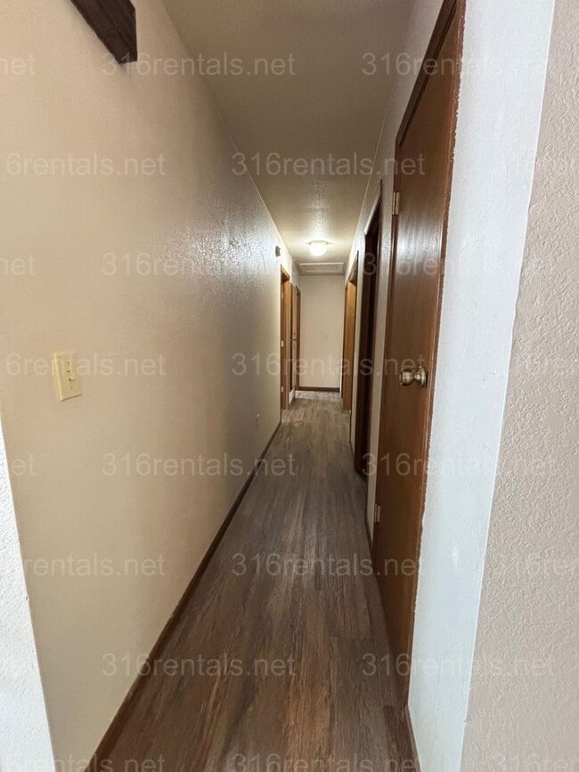 Building Photo - Three bed two bath house available now!