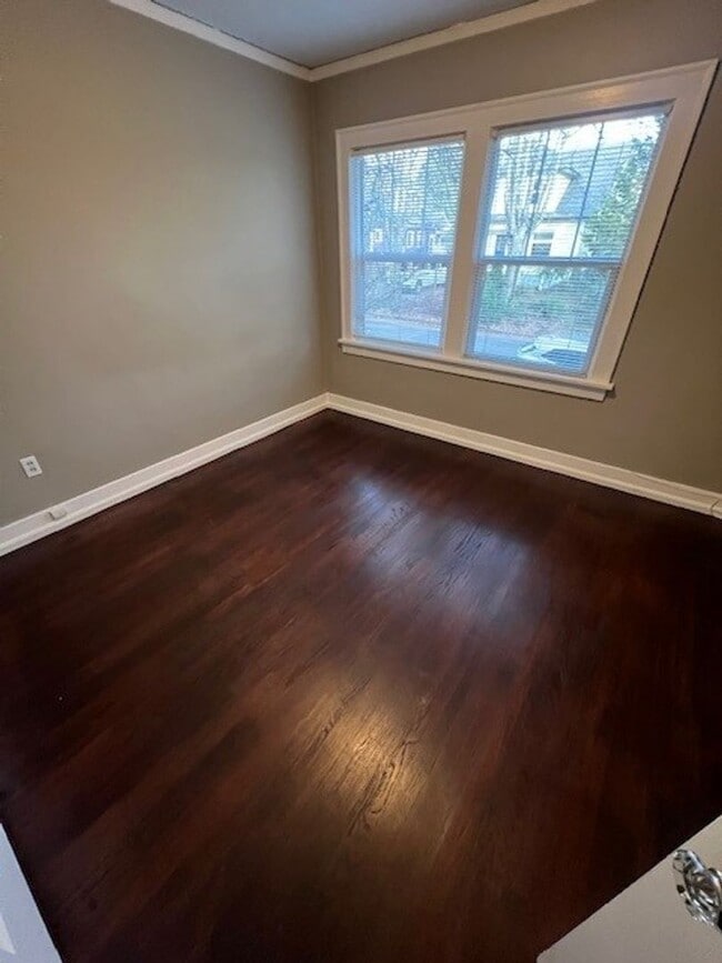 Interior Photo - The Wellington