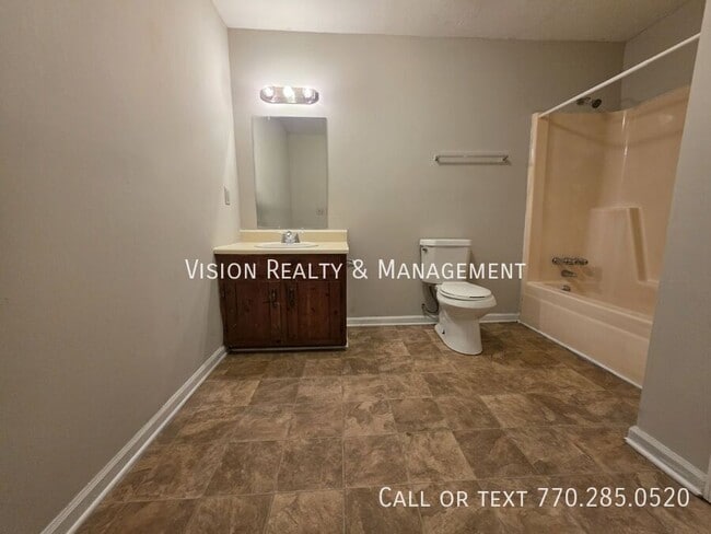 Building Photo - 155 Pine Hill Dr