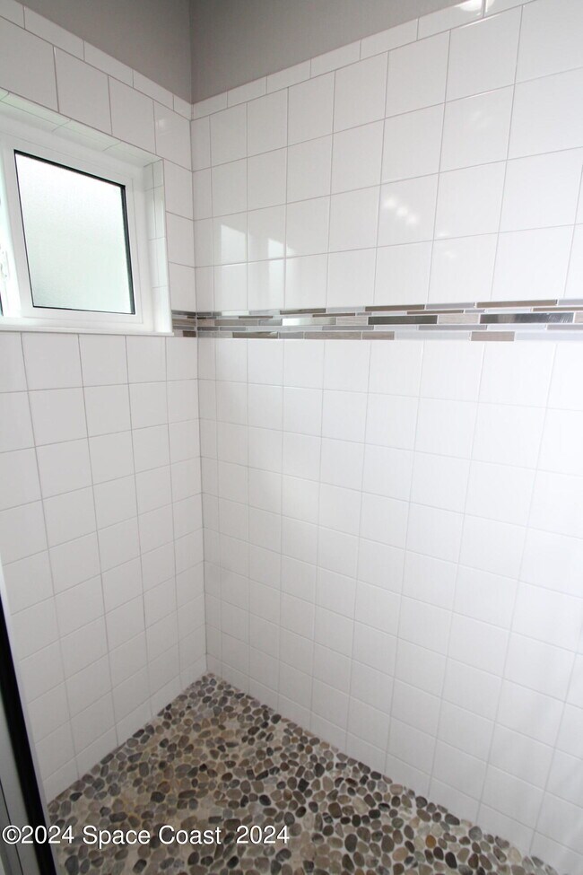 Building Photo - 695 Boughton Way