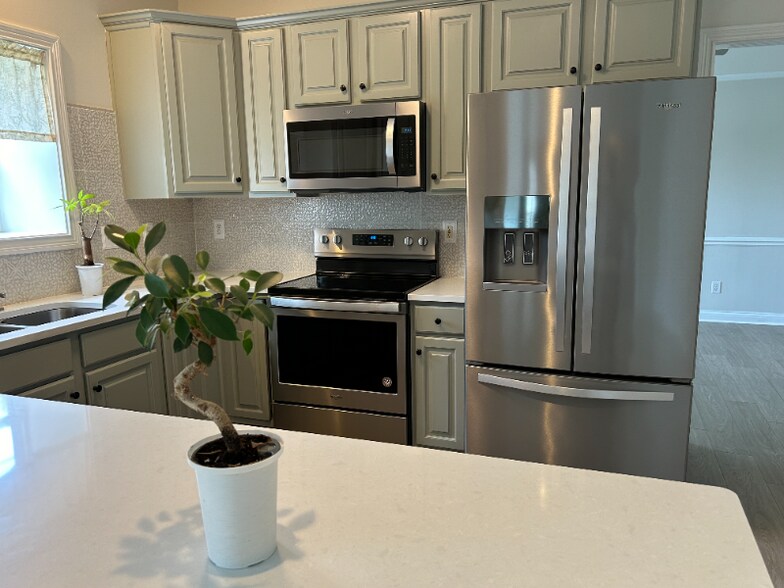 Building Photo - 10923 Keene Rd