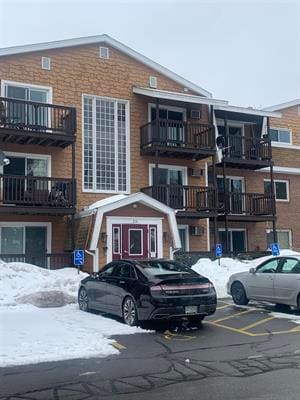 Building Photo - 210 Brook Village Rd