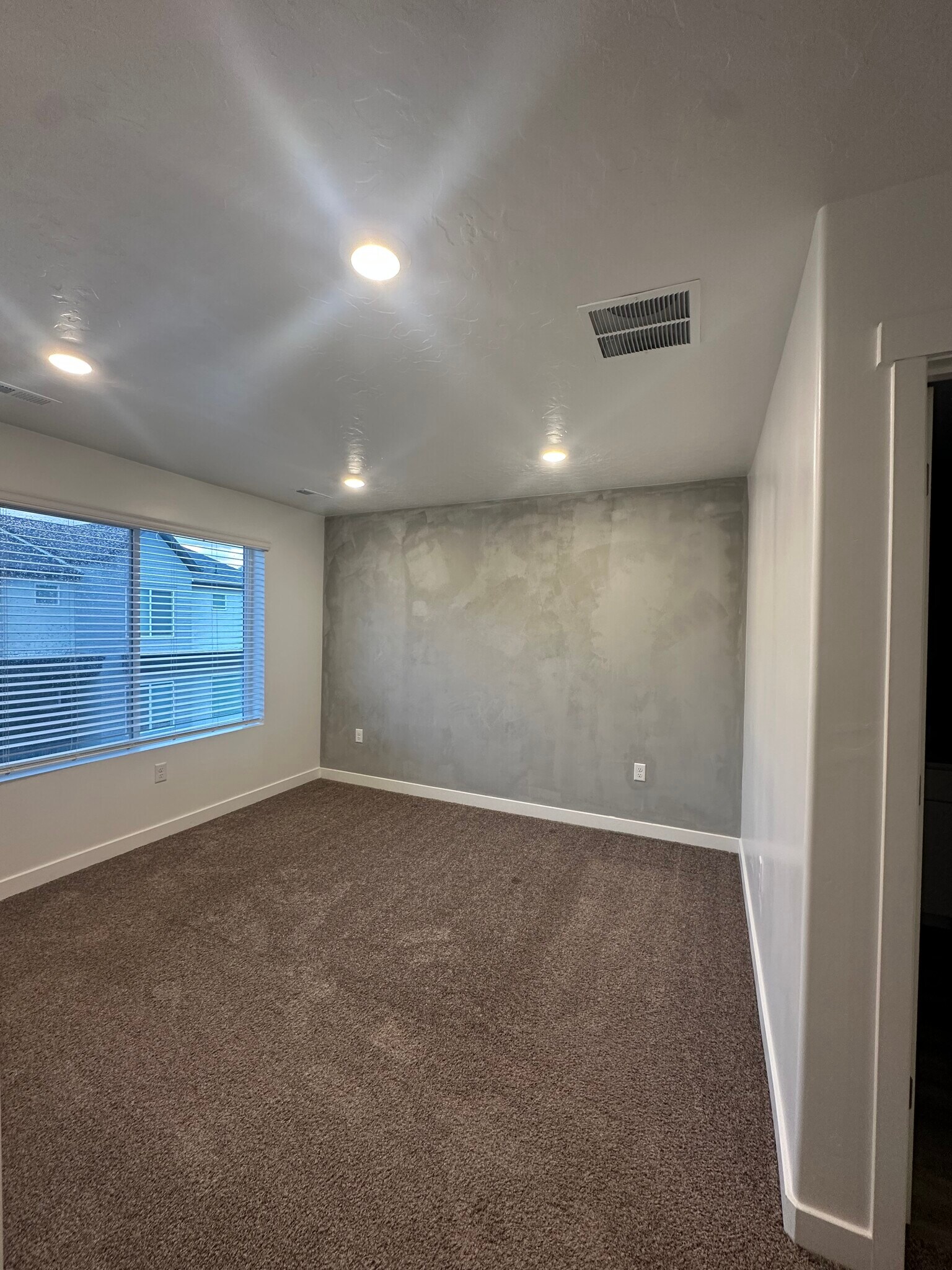 Building Photo - 1146 W 340 S