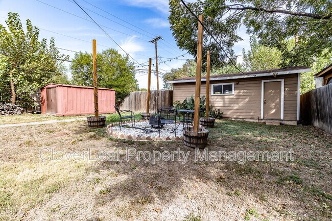 Building Photo - 1361 W Gramercy Pl