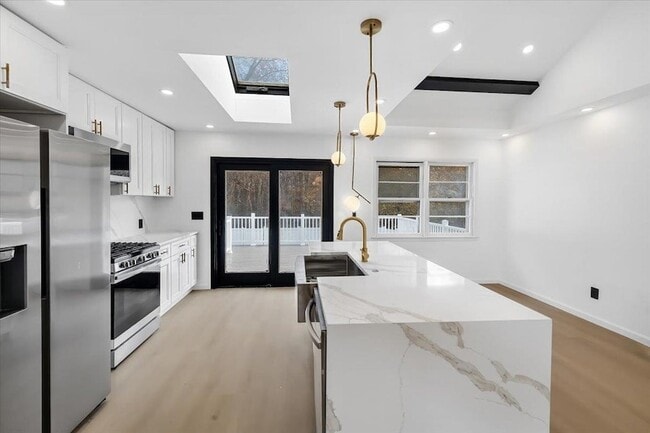 Building Photo - 32 Luhman Terrace