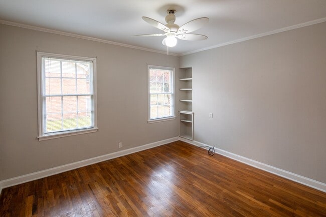 Building Photo - 3 Bedroom Rental in Midtown Tyler!