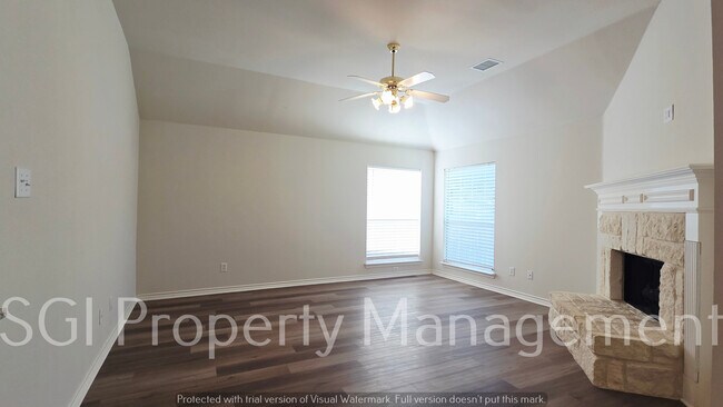 Building Photo - 3305 Woodbluff Ln