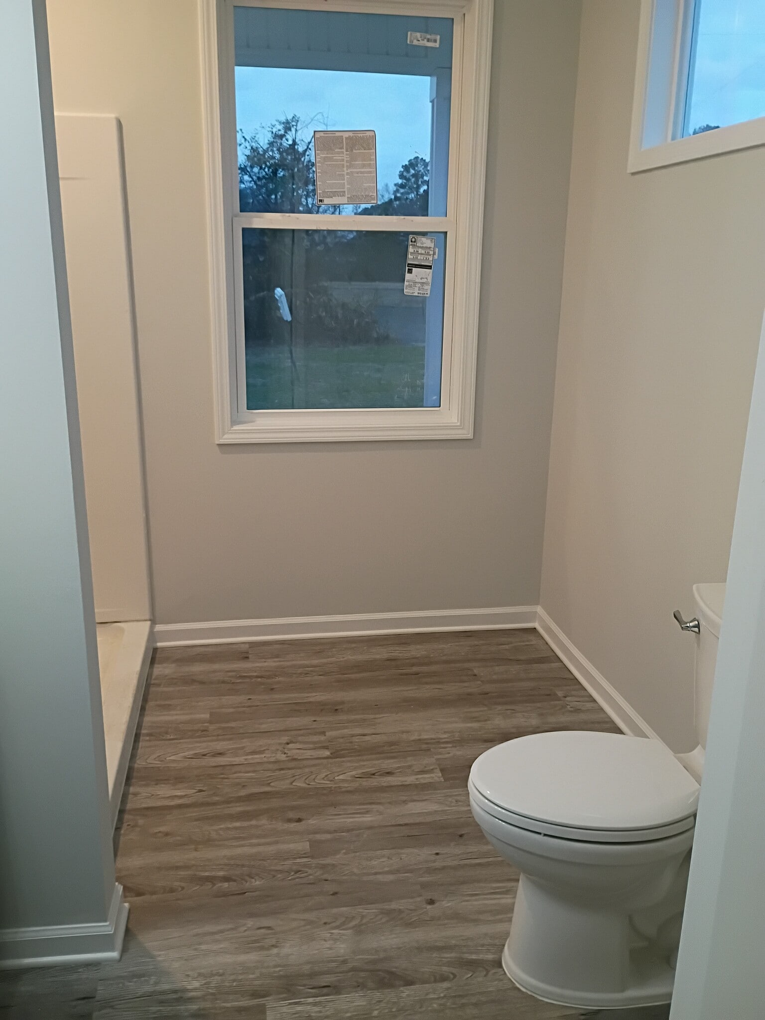 Building Photo - 121 Rose Lk Dr