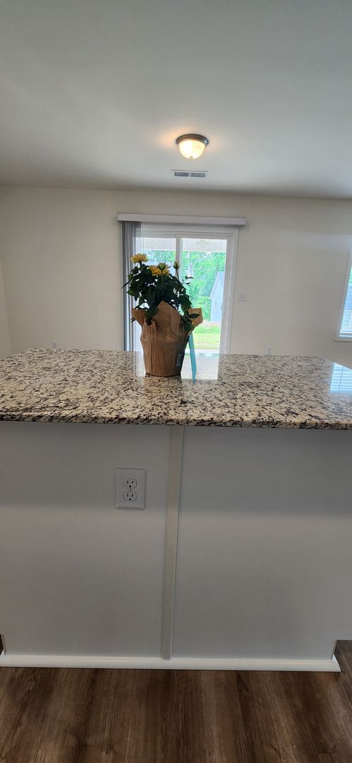 Building Photo - 3BR, 2.5 BA in Hazelwood Subdivision