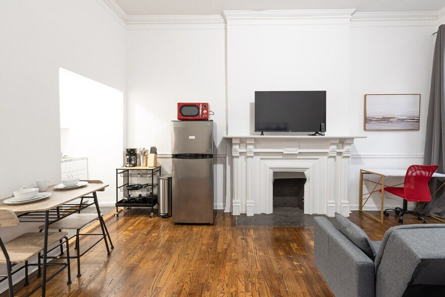 Building Photo - 233 Park Ave