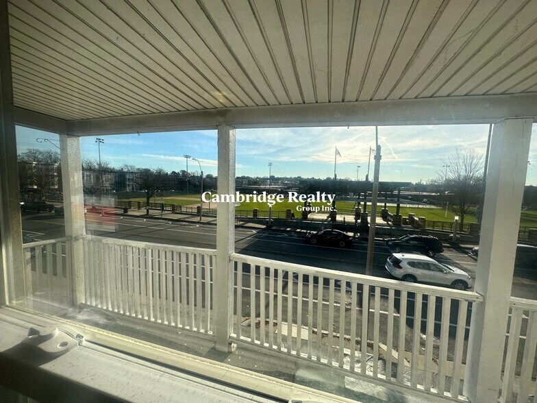 Building Photo - 543 Broadway