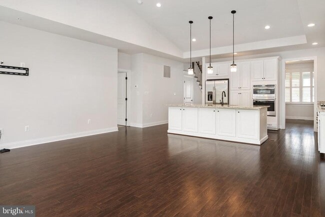 Building Photo - 8631 St Anthony Dr