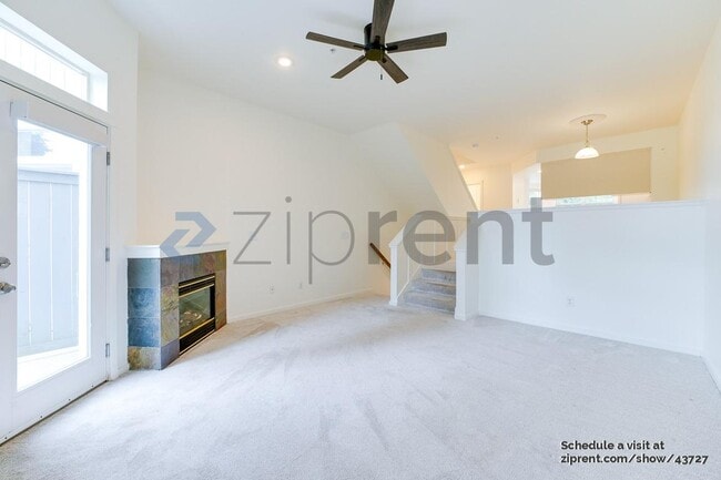 Building Photo - 11570 Stone Ave N