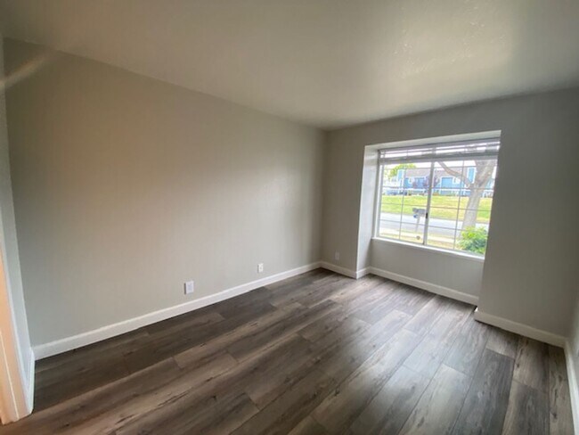 Building Photo - 3BR/ 2BA Updated Home!