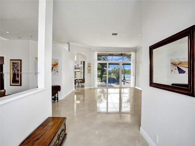 Building Photo - 2715 Edgewater Ct
